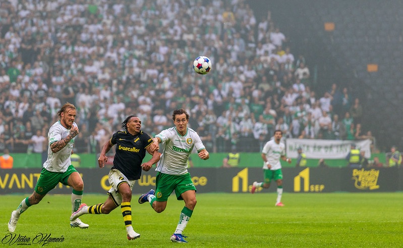 Kevin Filling i derby AIK-Hammarby